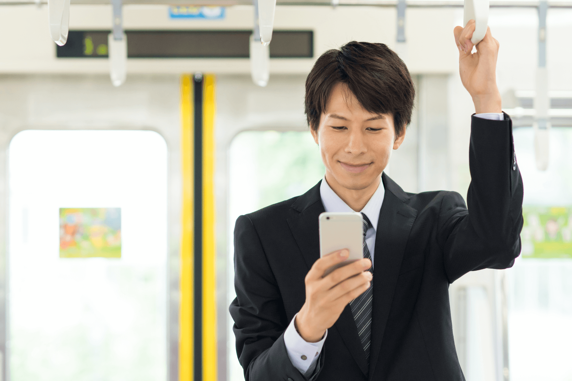 onecoin宅建講座では、通勤や休憩時間のちょっとした隙間時間を有効活用!どこでもスマホで手軽に学習できます